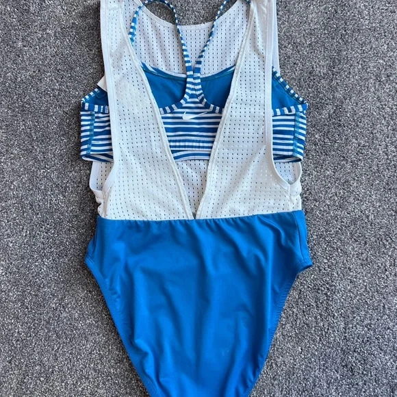 Nike vintage 2pc swimsuit bikini, 2 piece suspender like style size small - Picture 5 of 7